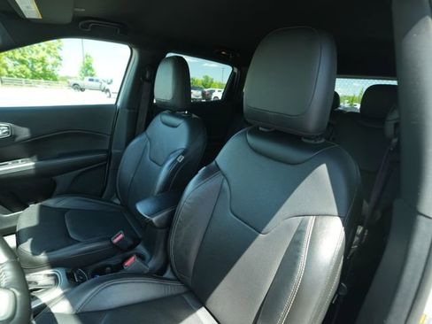 Used 2021 Jeep Compass Latitude AWD/4WD image 36