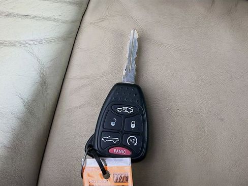 Used 2013 Chrysler 200 Limited FWD image 27