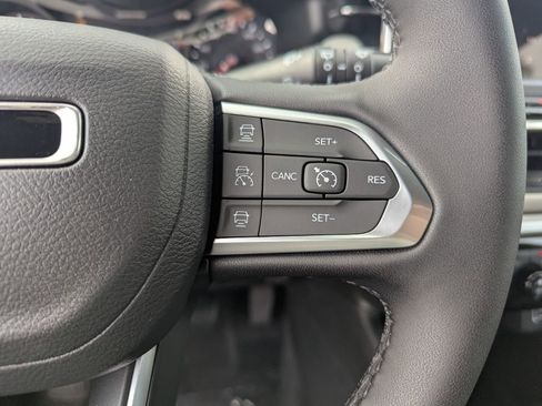 New 2026 Jeep Compass Limited image 18