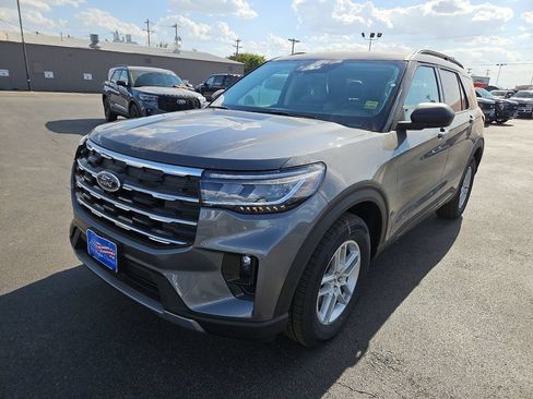 New 2026 Ford Explorer Active w/ Active Comfort Package RWD image 4