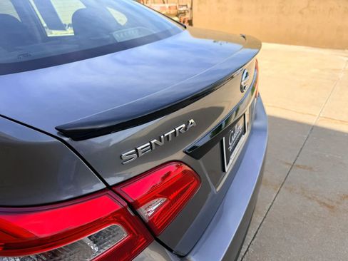 Used 2016 Nissan Sentra SV FWD image 3