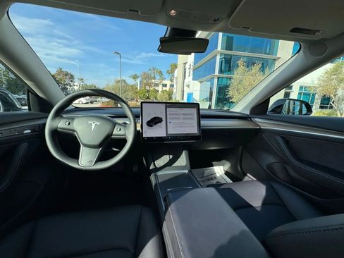Used 2022 Tesla Model 3 Long Range AWD/4WD image 16