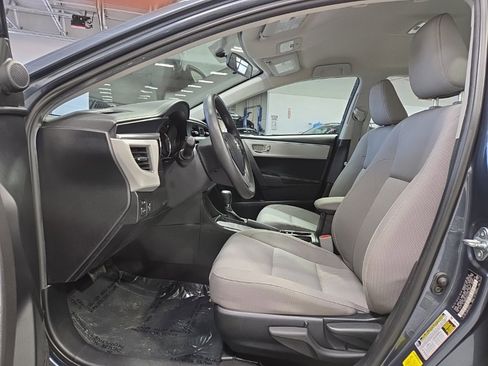 Used 2015 Toyota Corolla LE image 9