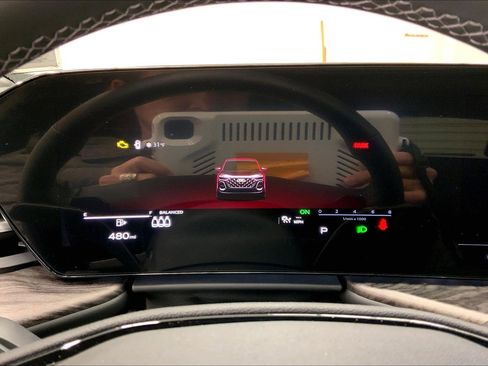 Certified 2025 Audi Q5 2.0T Premium Plus w/ Premium Plus image 22