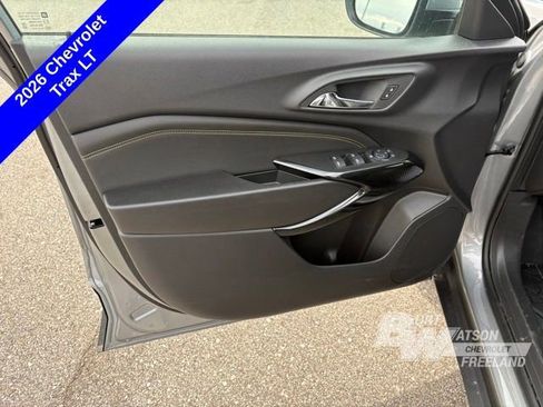 New 2026 Chevrolet Trax LT w/ LT Convenience Package FWD image 11