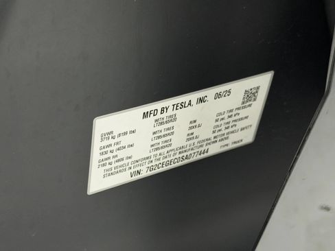 Used 2025 Tesla Cybertruck 2WD Crew Cab image 47