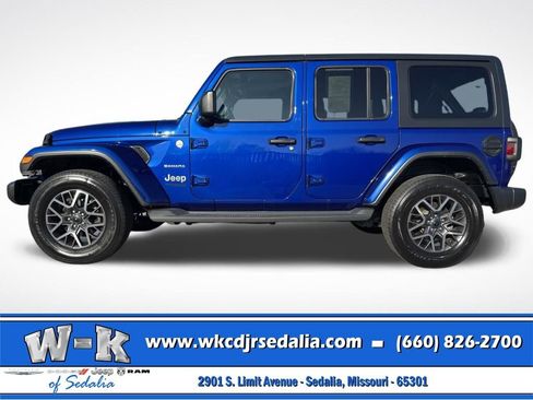 Used 2019 Jeep Wrangler Unlimited Sahara AWD/4WD image 8