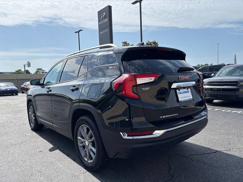 Used 2024 GMC Terrain SLT FWD image 9