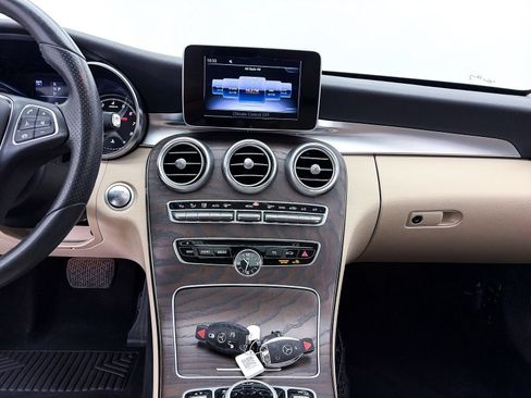 Used 2018 Mercedes-Benz C 300 Sedan image 6