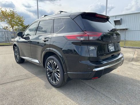 New 2025 Nissan Rogue Platinum FWD image 3