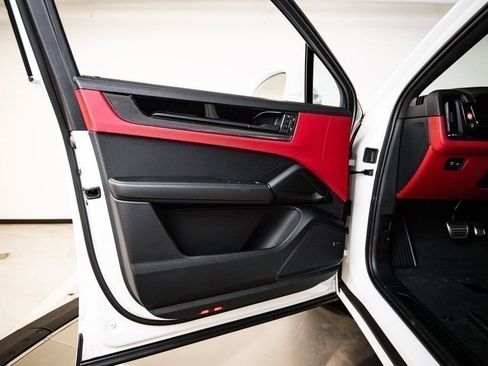 New 2026 Porsche Cayenne GTS AWD/4WD image 22
