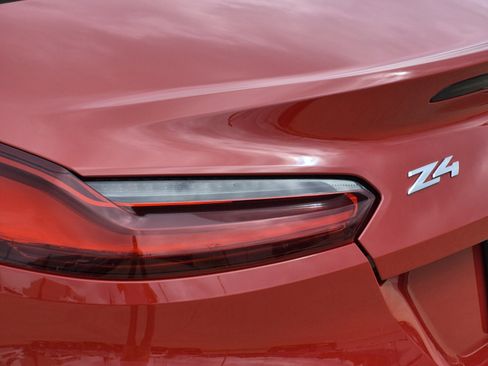 Certified 2025 BMW Z4 sDrive30i image 10