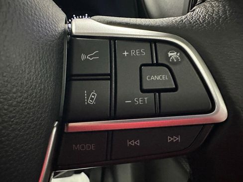 Used 2025 Toyota Sienna XLE image 21