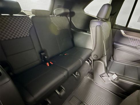 New 2026 GMC Acadia Denali AWD/4WD image 23