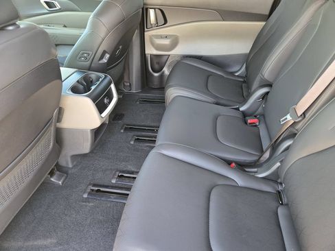 New 2026 Kia Carnival EX FWD image 21