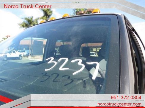 Used 2012 Ford F550 2WD Crew Cab Super Duty image 19