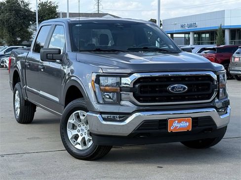 Used 2023 Ford F150 XLT image 2