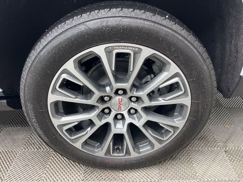 New 2026 GMC Yukon XL Denali w/ Sun & Power Step Package image 4