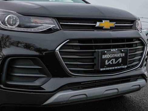 Used 2017 Chevrolet Trax LT w/ LT Convenience Package image 27