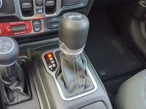 Used 2025 Jeep Wrangler Unlimited Rubicon 4xe w/ Convenience Group image 55