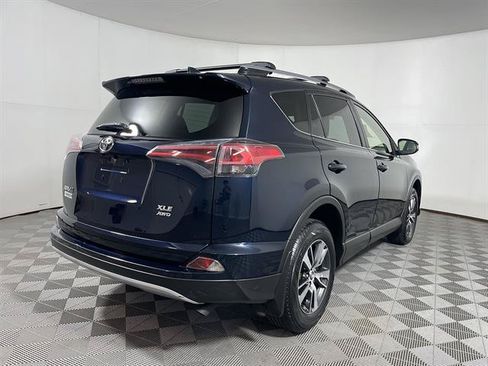 Used 2018 Toyota RAV4 XLE AWD/4WD image 7