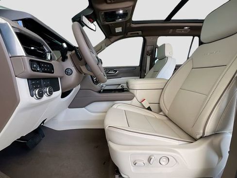 New 2026 GMC Yukon Denali w/ Sun & Power Step Package image 15