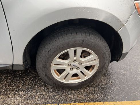 Used 2010 Ford Edge SE image 23