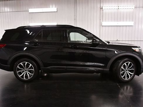 Used 2020 Ford Explorer ST w/ Premium Technology Package image 8