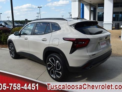 Used 2026 Chevrolet Trax RS w/ Sunroof Package image 7