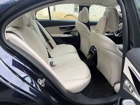 Used 2024 Mercedes-Benz E 350 4MATIC Sedan image 30