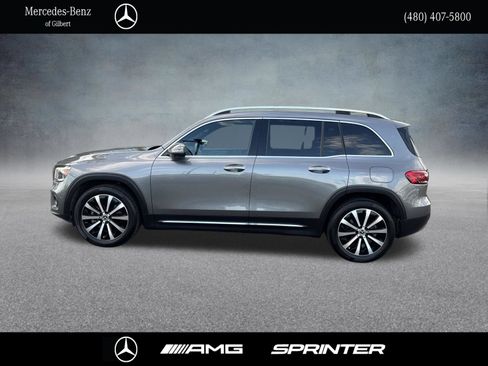 Used 2022 Mercedes-Benz GLB 250 4MATIC image 2