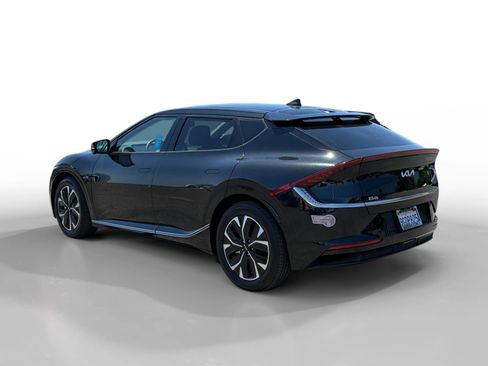 Used 2022 Kia EV6 Wind w/ Wind Technology Package AWD/4WD image 3