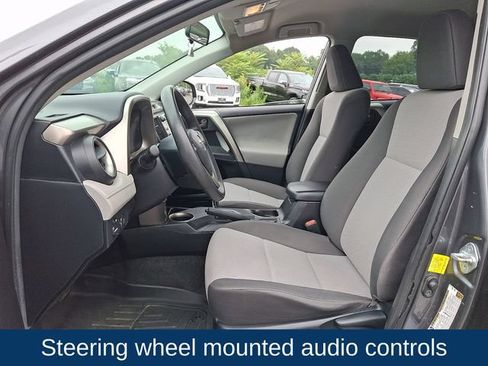Used 2014 Toyota RAV4 LE AWD/4WD image 2