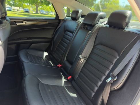 Used 2017 Ford Fusion SE w/ Fusion SE Technology Package FWD image 27
