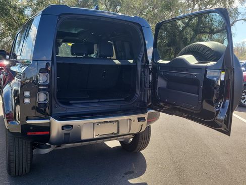 Used 2020 Land Rover Defender 110 X image 8