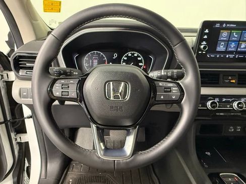 Used 2025 Honda Pilot EX-L image 17