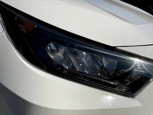 Used 2021 Toyota RAV4 LE image 25