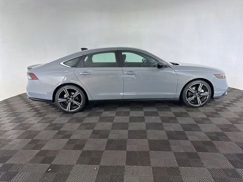 Used 2023 Honda Accord Sport image 4