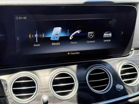 Used 2020 Mercedes-Benz E 450 4MATIC Sedan image 28