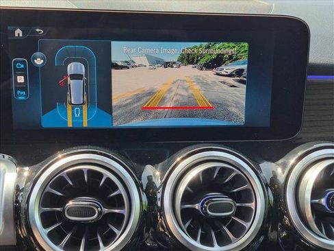 Used 2026 Mercedes-Benz GLB 250 image 14