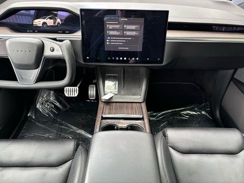Used 2023 Tesla Model X AWD/4WD image 18