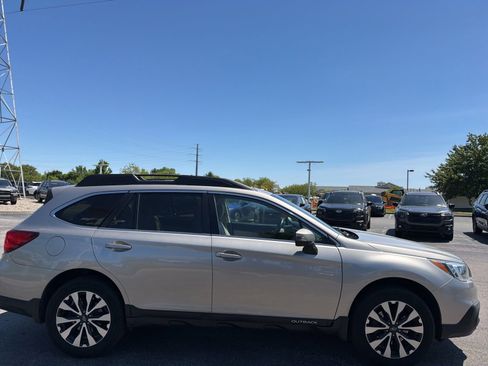 Used 2017 Subaru Outback 2.5i Limited AWD/4WD image 7