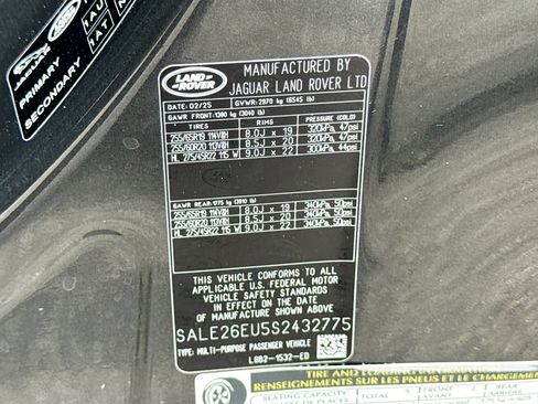 Used 2025 Land Rover Defender 90 X-Dynamic SE AWD/4WD image 45
