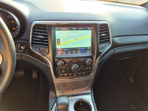 Used 2018 Jeep Grand Cherokee Limited w/ Trailer Tow Group IV AWD/4WD image 25