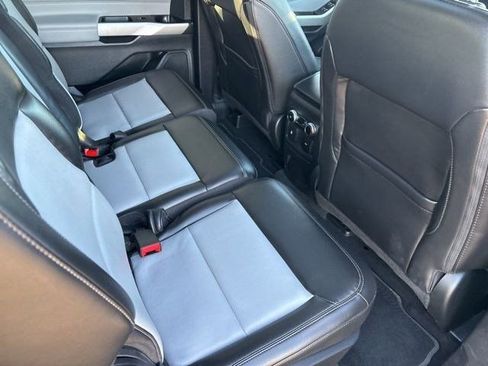 Used 2022 Ford Explorer XLT w/ Equipment Group 202A image 40