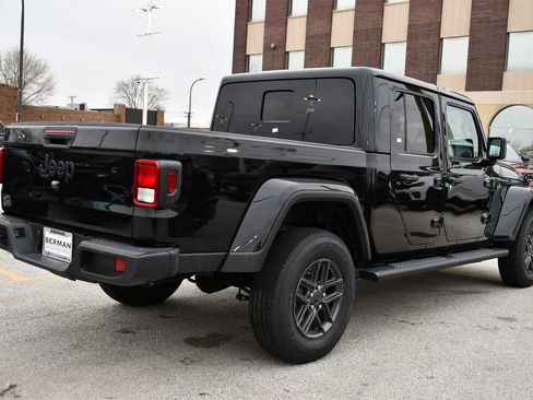 New 2026 Jeep Gladiator Sport AWD/4WD image 6