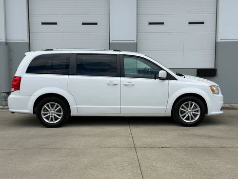 Used 2018 Dodge Grand Caravan SXT FWD image 6