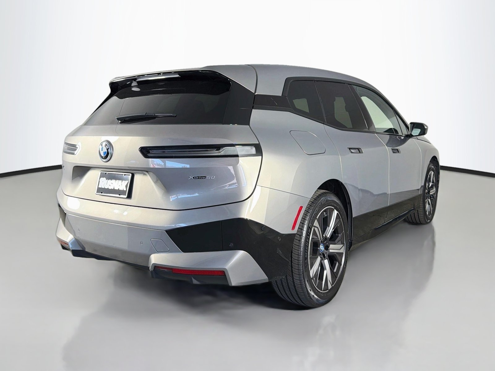 Certified 2024 BMW iX xDrive50 w/ Premium Package AWD/4WD image 7