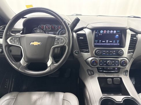 Used 2018 Chevrolet Suburban LT image 19