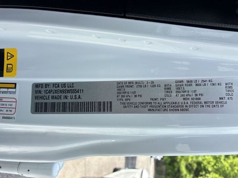Used 2025 Jeep Wrangler Unlimited Sahara AWD/4WD image 9